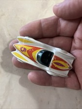 HOT WHEELS SECOND WIND MACH 5 BLANCO Pared Negra