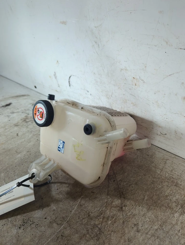 Toyota Chr Gr Mk1 Hatchback 5 Door 2020-2023 1798 Radiator Expansion Bottle P87 - Image 3 of 4