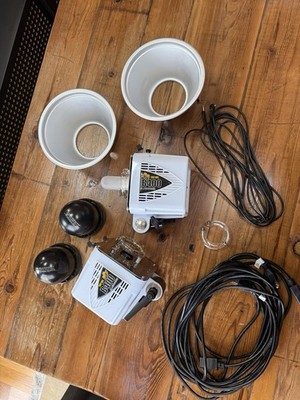 Alien Bees B400 Studio Strobes w/ Sync Cable And Extra Flash Bulb - Used
