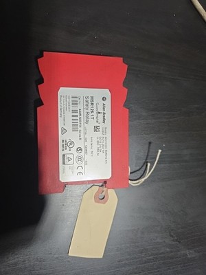 Factory Sealed Allen-Bradley 440R-N23114 Safety Relay, MSR126.1T, 24V AC/DC