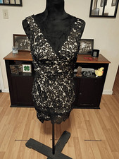Size 6 Single Cream Black Lace V neck Sleeveless Special Occasion Dress