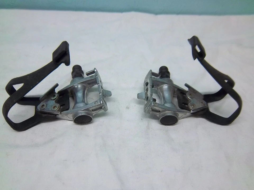 Pedales de clip para puntera de aluminio para bicicleta de carretera Wellgo LU-209 9/16" - plateados Foto 2 de 4