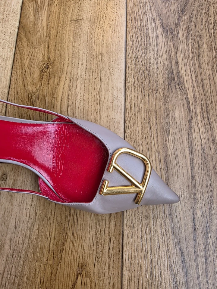 VALENTINO GARAVANI V LOGO SLINGBACK PUMPS SIZE 39 EU, 8.5 US, 6.5 UK - Image 3 of 4