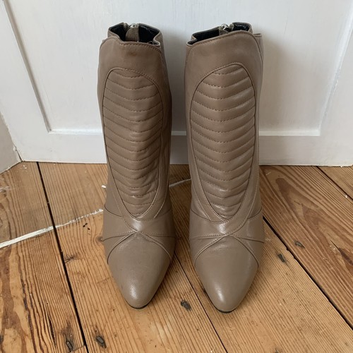 Botas Versace Cuero Tacón Alto Beige Masilla 38 - Imagen 3 de 12