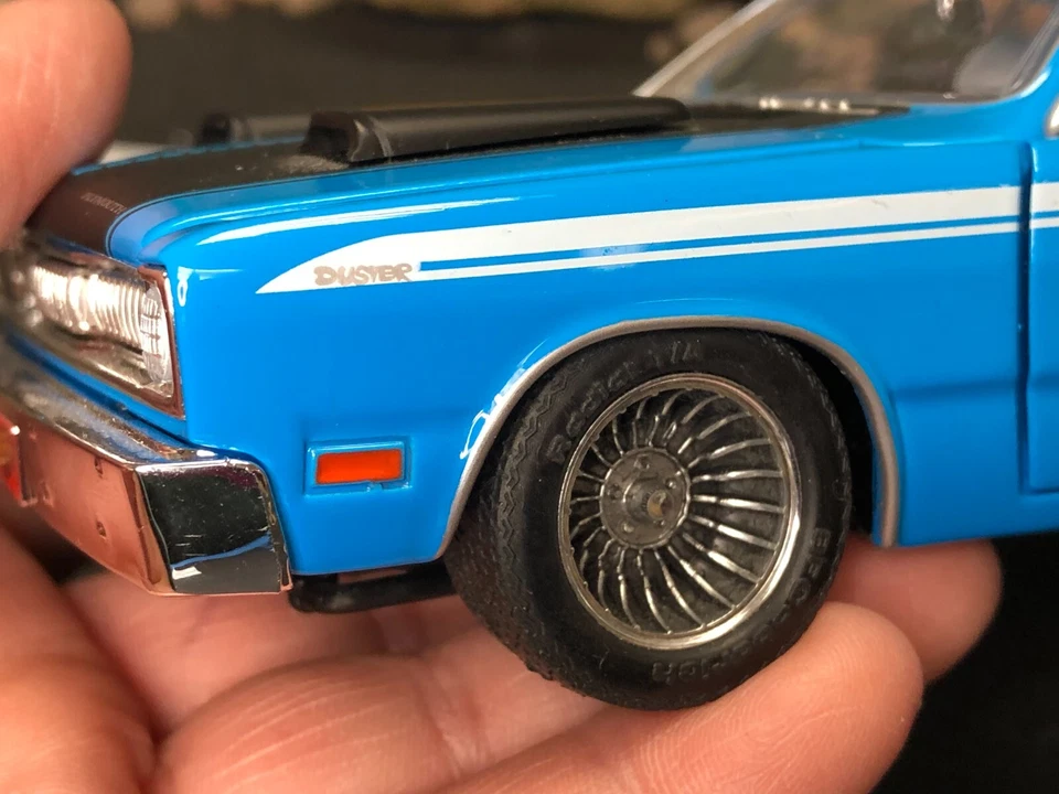 1:24 压铸 Johnny Lighting 蓝色 1971 PLYMOUTH DUSTER TWISTER 无盒 — 第 4/4 张图片
