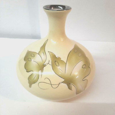 Japanese Kokusui China Green & White Porcelain Butterfly Vase - Elegant Ceramic