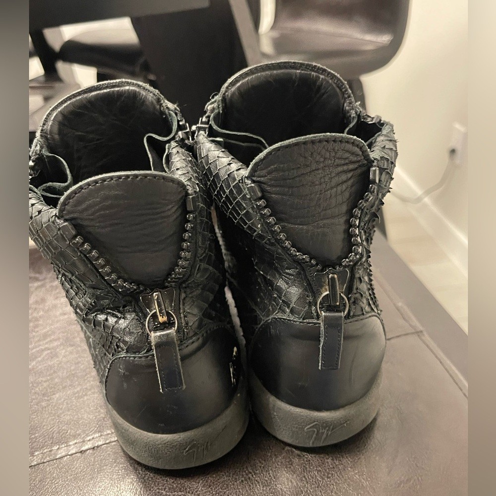 Authentic Giuseppe Zanotti python embossed leathe… - image 3