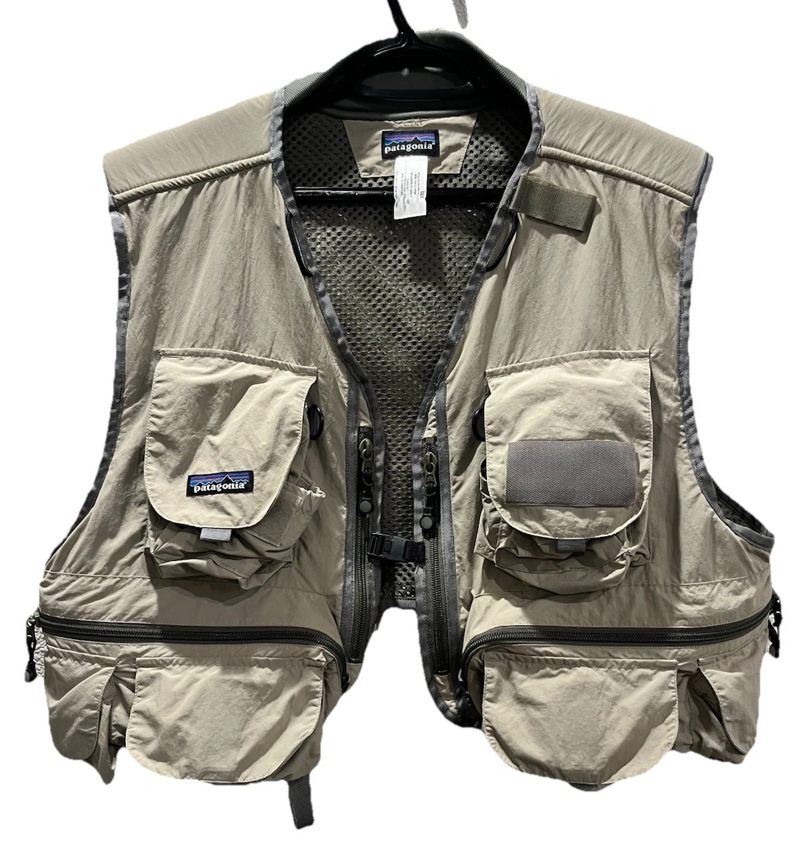 Patagonia Fishing Mesh Vest Style 82695 XXL 2XL khaki 2000 y2k EUC Vintage
Opens in a new window or