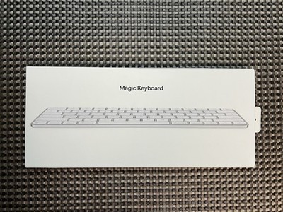 Apple A2450 Magic Keyboard US English White/Silver Tested