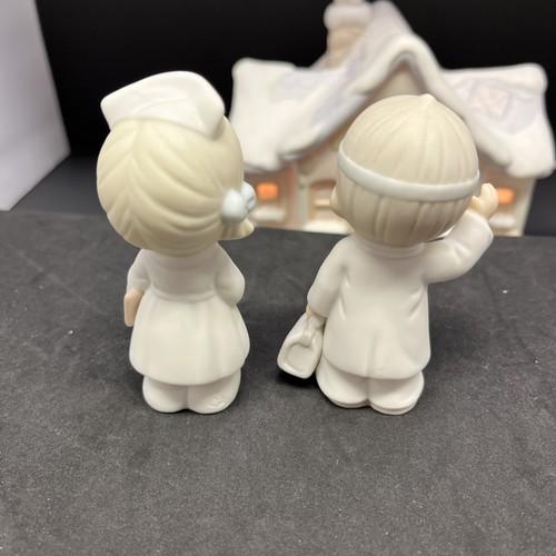 Precious Moments Sugar Town "Doctors Office" Nightlight (7 Piece Set) 529281 - Picture 14 of 22