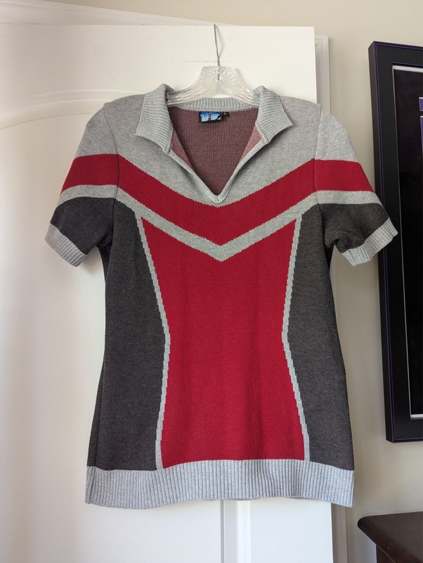 L Elhoffer Design Marvelous Wings, Falcon Knit Top,  Short Sleeve