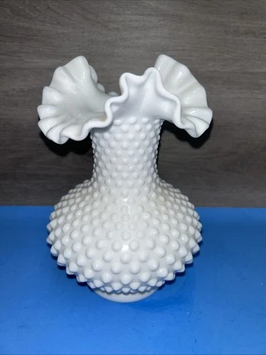 Vintage Fenton 7.5”Milkglass Hobnail Vase