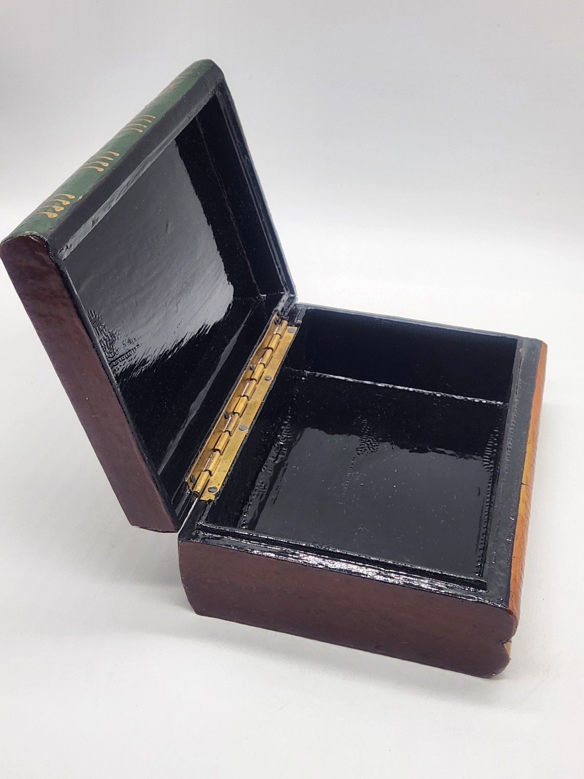 Vintage Silvestri Wooden Faux Book Stack Box Hidden Stash Book Shelf Decor