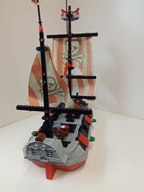 LEGO 7075 Captain Redbeard's Pirate Ship With Sails Incomplete 