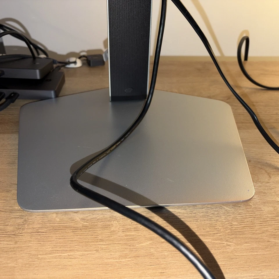 Samsung 27" Odyssey OLED G8 G81SF 4K 240Hz Gaming Monitor - Image 4 of 4