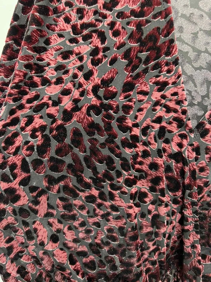 Mameluco Anthropologie Abbeline Manga 3/4 Terciopelo Estampado Leopardo Borgoña Talla,S Foto 4 de 4