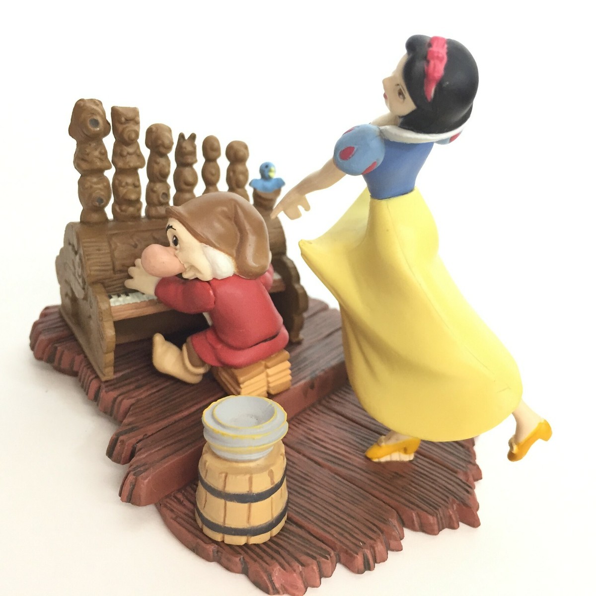 Disney Fantastic Gallery 1 Figure Snow White Tomy Japan | eBay