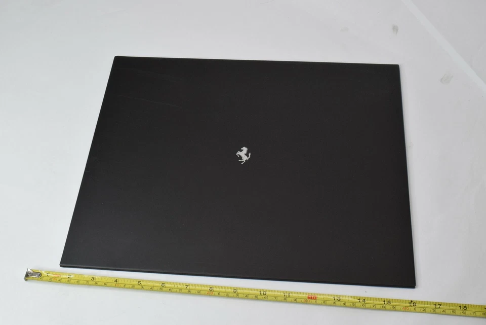 Carpeta portafolio folleto promocional Ferrari F8 Tributo con 5 impresiones fotográficas 15x12 Foto 2 de 4