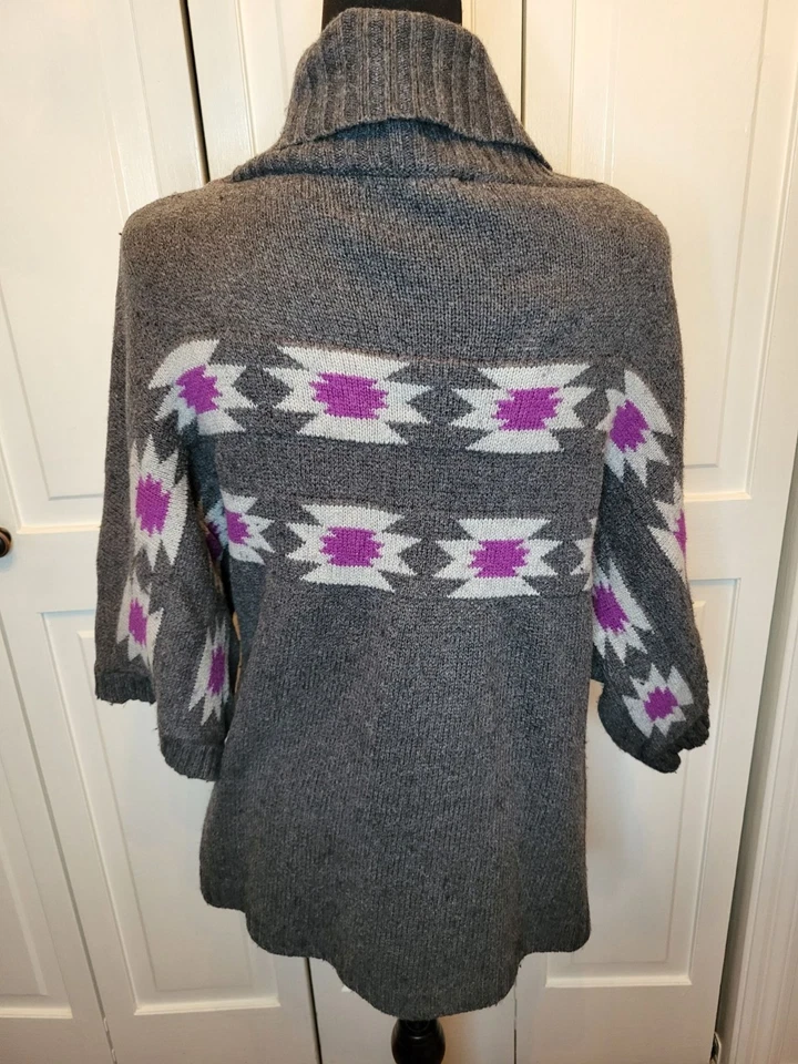 Cárdigan Abierto Forever 21 XL Retro Boho Western Estampado Azteca Gris y Púrpura Años 2000 Foto 2 de 4