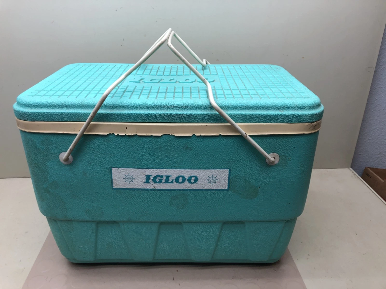 Vintage Igloo Teal with White Metal Handles