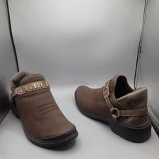 Bzees Barista Shoes Womens Size 6.5M Brown Bootie Comfort Casual