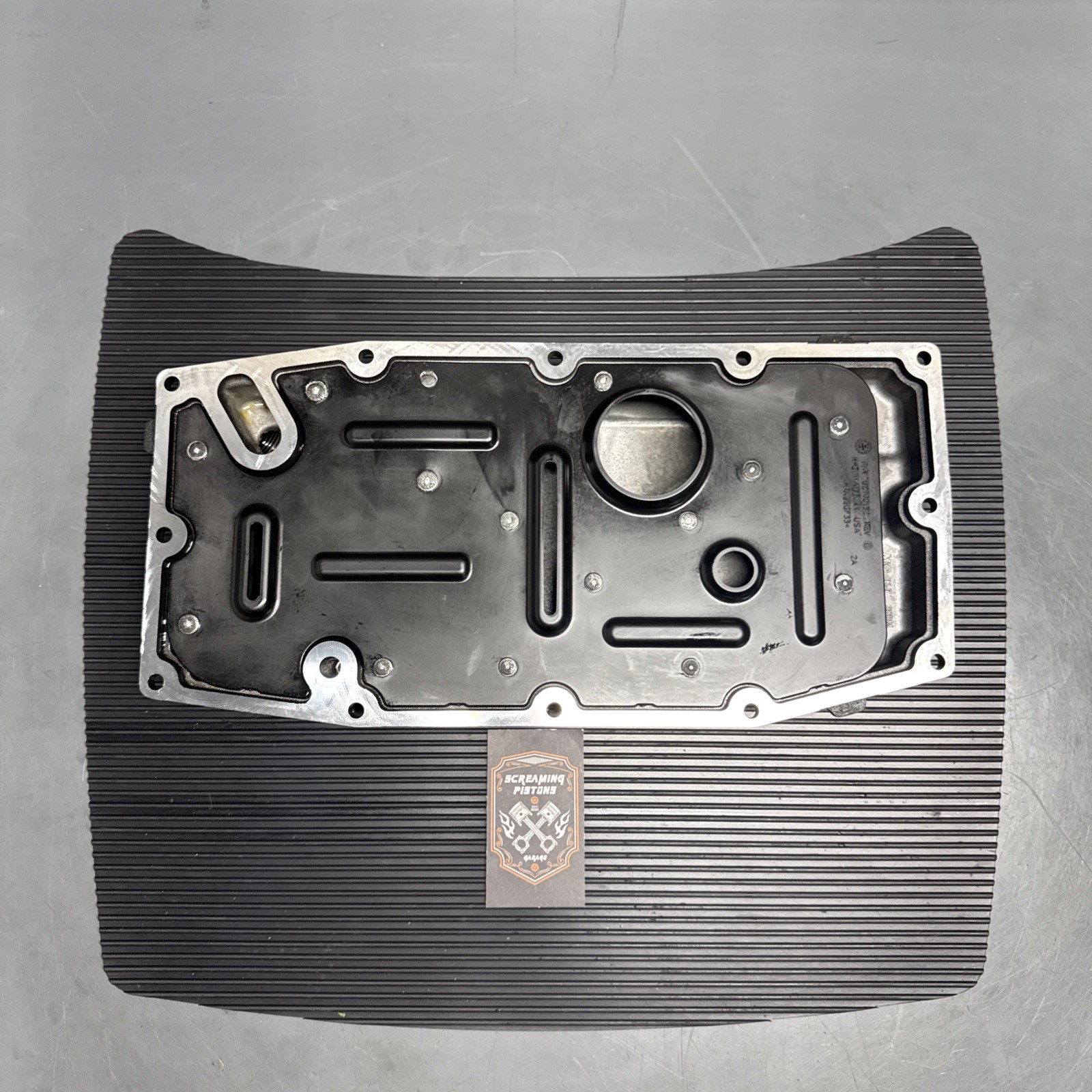 OEM Harley-Davidson M8 Touring FLH Glide Milwaukee Eight Engine Oil Pan 24400177