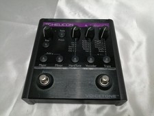 Pédale de processeur d'effets vocaux TC-Helicon VoiceTone Synth testée...