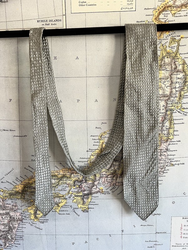 Vintage 1950s/60s Textured Necktie. 52x2.5