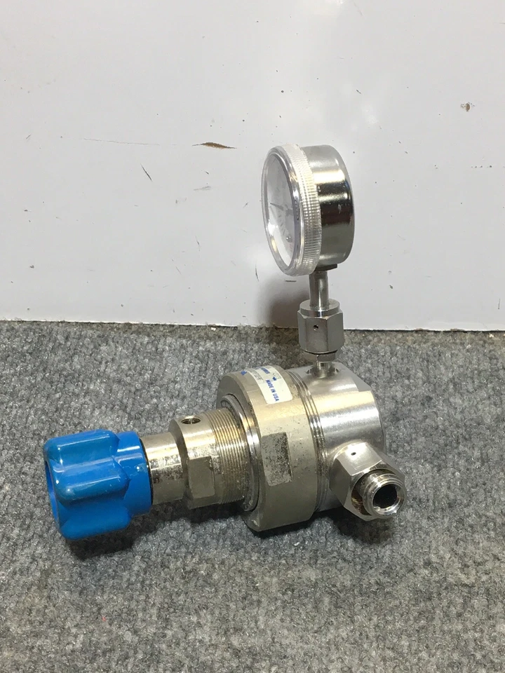 Regulador de válvula Parker Veriflo SQ3401003PXFS8FMF 45100064 entrada máxima 250 PSI Foto 2 de 4