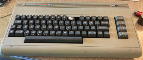 Commodore 64 w/ socketed SID MOS 6581 Chip Parts Repair Missing Keys Computer - 第 1/15 張圖片