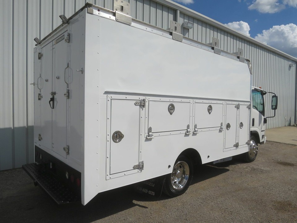 NQR DIESEL 15FT SERVICE MECHANICS WORK TOOL ENCLOSED UTILITY BOX TRUCK