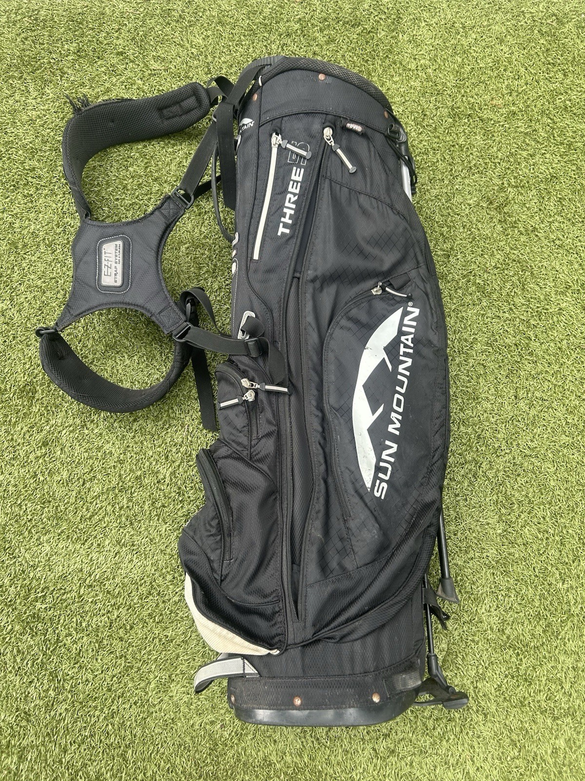 With E-z Fit Dual Strap System