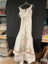 Sherri Hill white lace dress with floral embroidery new never worn.