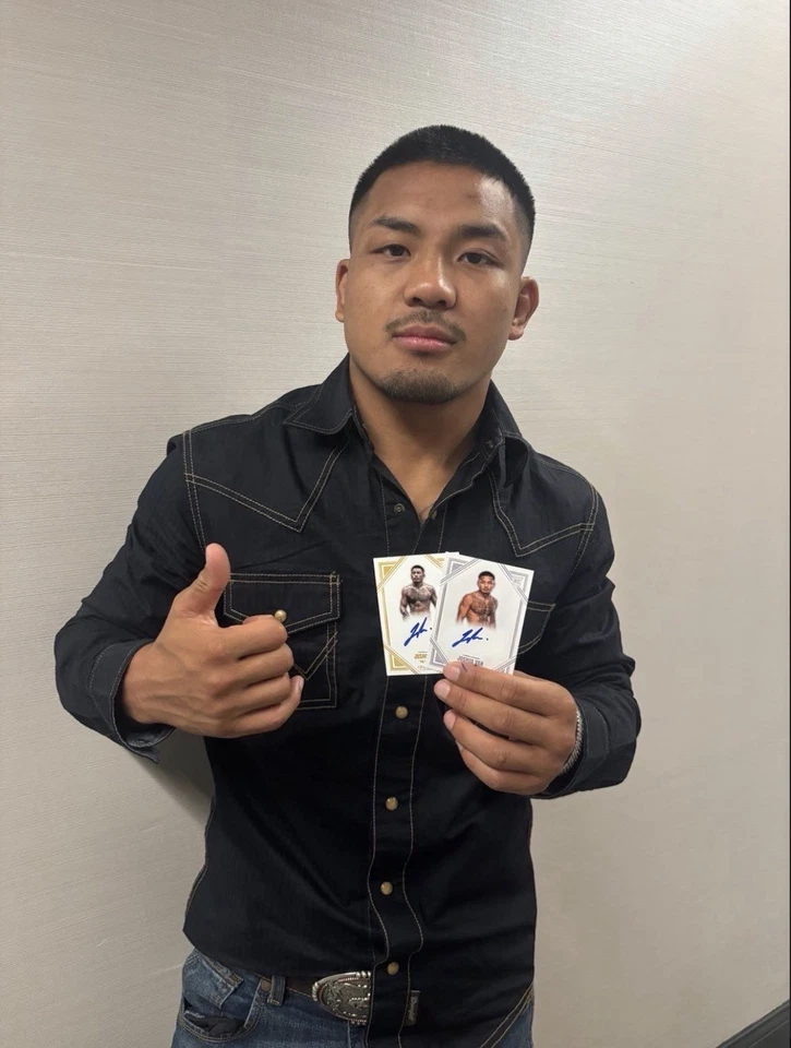 Joshua Van 2025 Colección Campeones AUTO Plata (RC) Novato En Tarjeta Autógrafo Foto 3 de 4