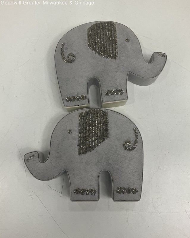 2 Elephant Book Ends