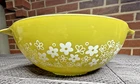 VTG Pyrex Spring Blossom Green/Crazy Daisy Cinderella Mixing Bowl Nesting 444