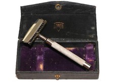 Vintage KEEN KUTTER Safety Razor & Original B...
