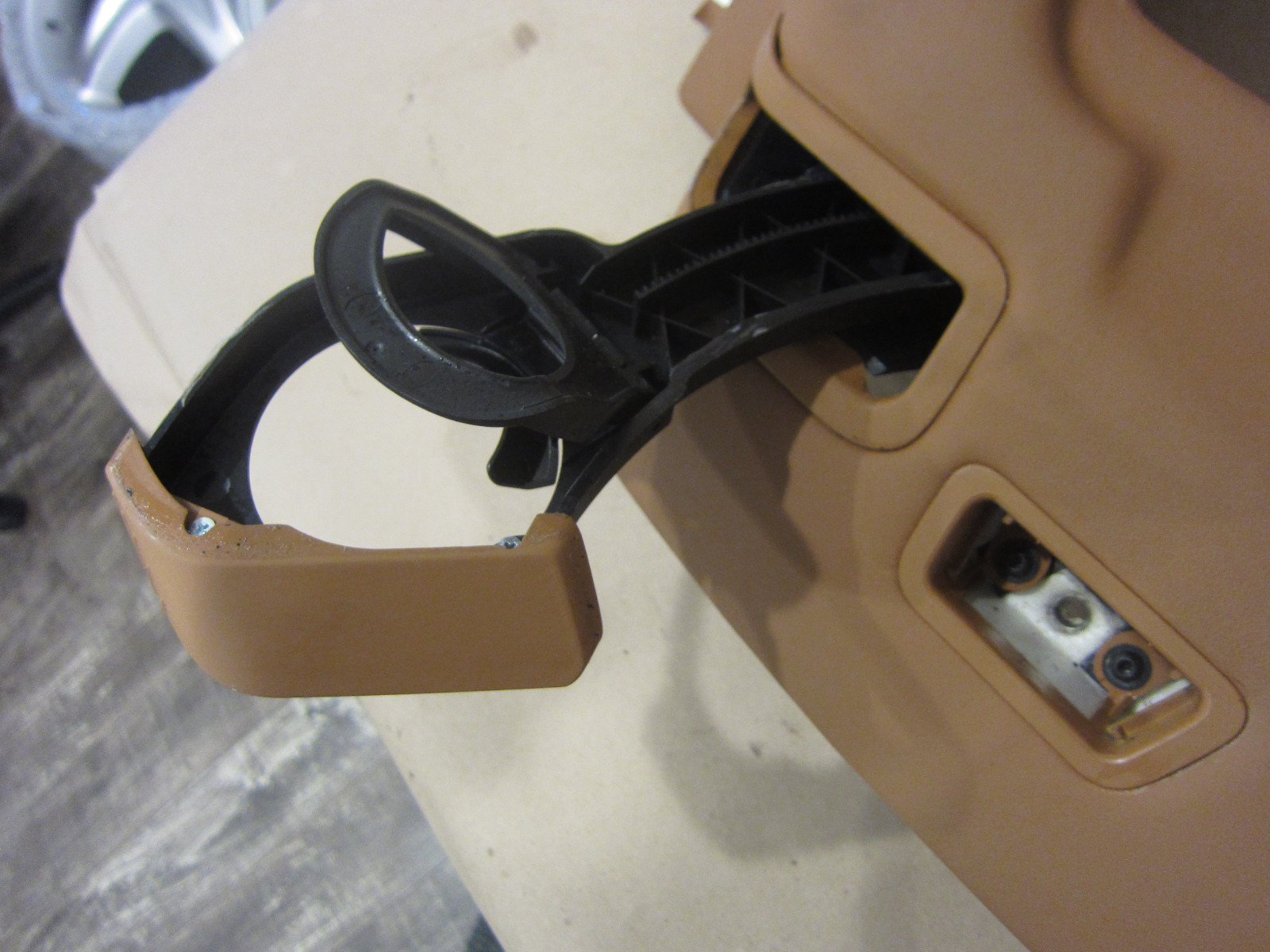 Ferrari California - Lower Central Dashboard - P/N 81521300