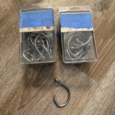 50 Mustad  Size 14/0 Circle Hooks Large Ring 39955NP-25