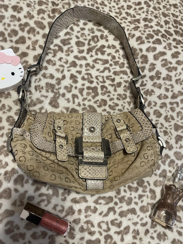 RARE cute snake skin guess bag , such a vinatge looking bag so pretty and cute  - Image 4 of 4