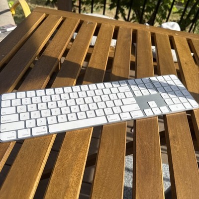 Apple Magic Keyboard (A2520)