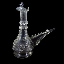 Porron / Trinkflasche aus farblosem Glas mit gekniffenen Fadenauflagen, Kataloni