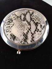 Vintage Compact Mirror - Silver Tone