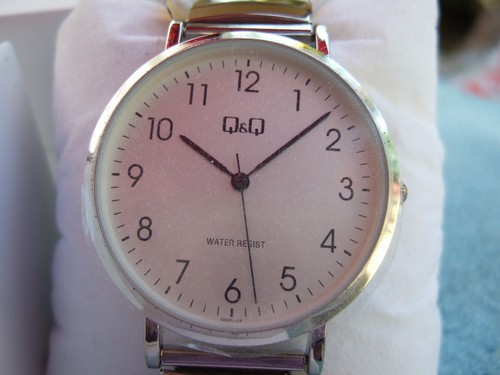 New In Box Q&Q by Citizen Men's Large White Arabic Dial QA20J224Y Watch! - Picture 1 of 6