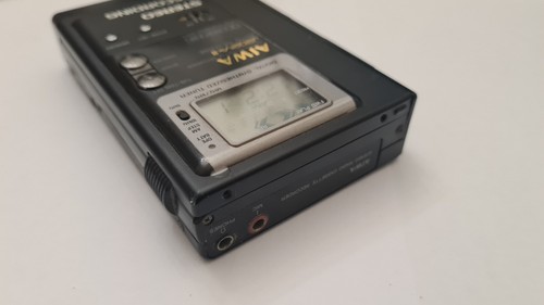 AIWA HS-J202 MKII 2 Walkman Radio Cassette - Picture 6 of 9