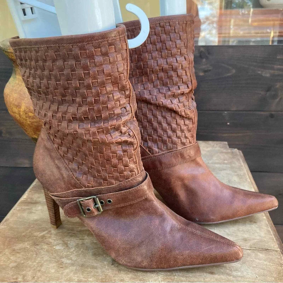 Botas de salto RSVP couro marrom tecido fivelas pontudas ocidentais desleixadas tamanho 10 - Imagem 2 de 4