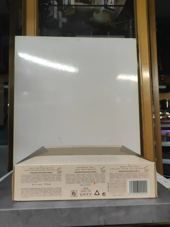 Celine Dion Notes Estuche EDT 50 Ml.Vap+ Gel Y Loción Corporal De 75 Ml. - Bild 3 von 3