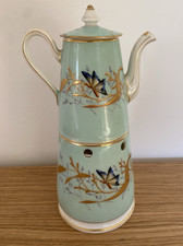 Ancienne tisanière cafetière en porcelaine décor de papillon
