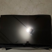 Insignia 40" HD LED Smart TV - Black. WILL SHIP FAST COMES WITH TV CASE