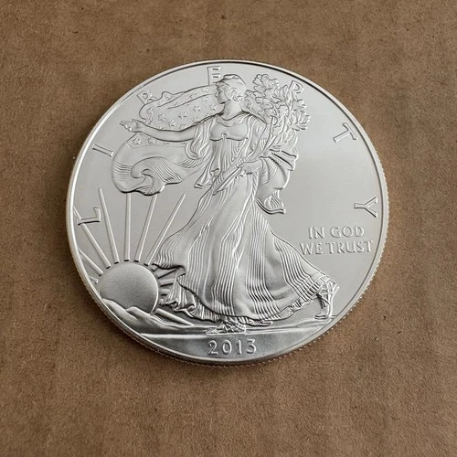 Walking Liberty American Eagle Uncirculated 2013 Dollar 1 oz. Fine Silver